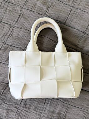 White Woven Small Hand Bag